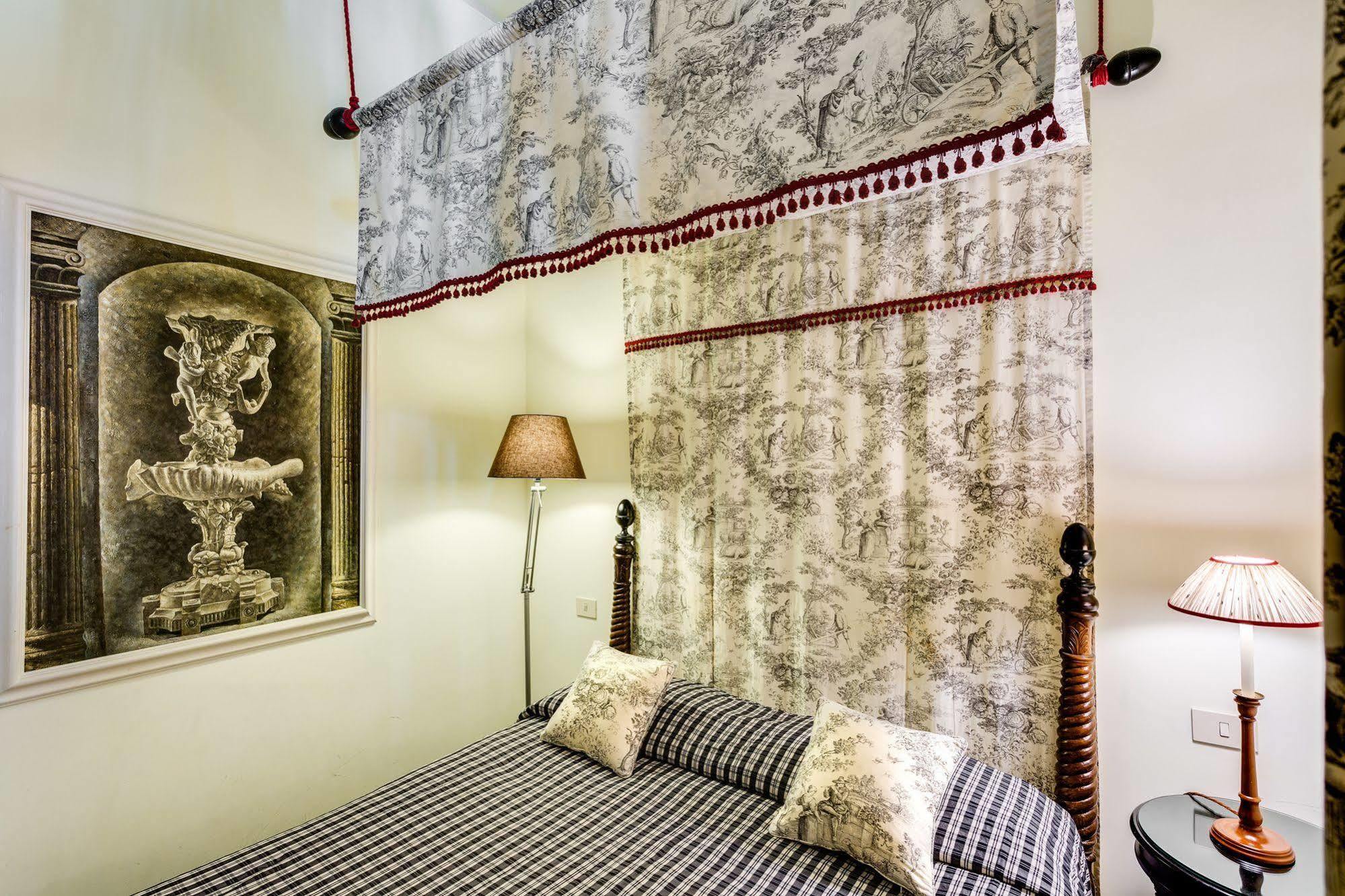 Casa Heberart Guest House Capo Le Case Roma Esterno foto